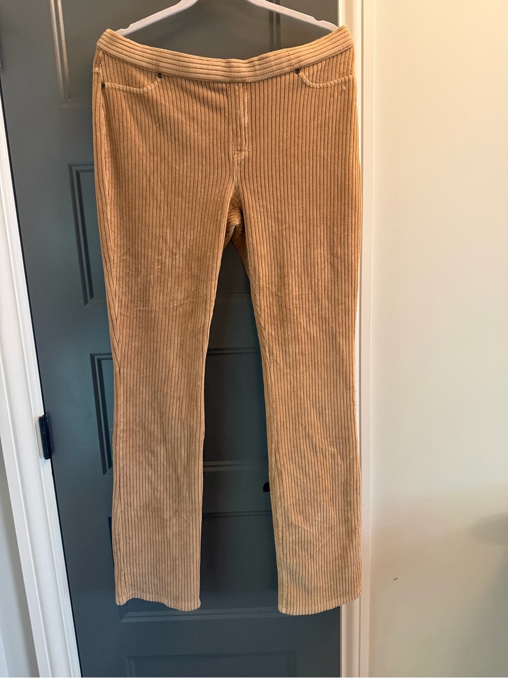HUE Women's Ribbed Funky Flare Corduroy pants in Tan XL